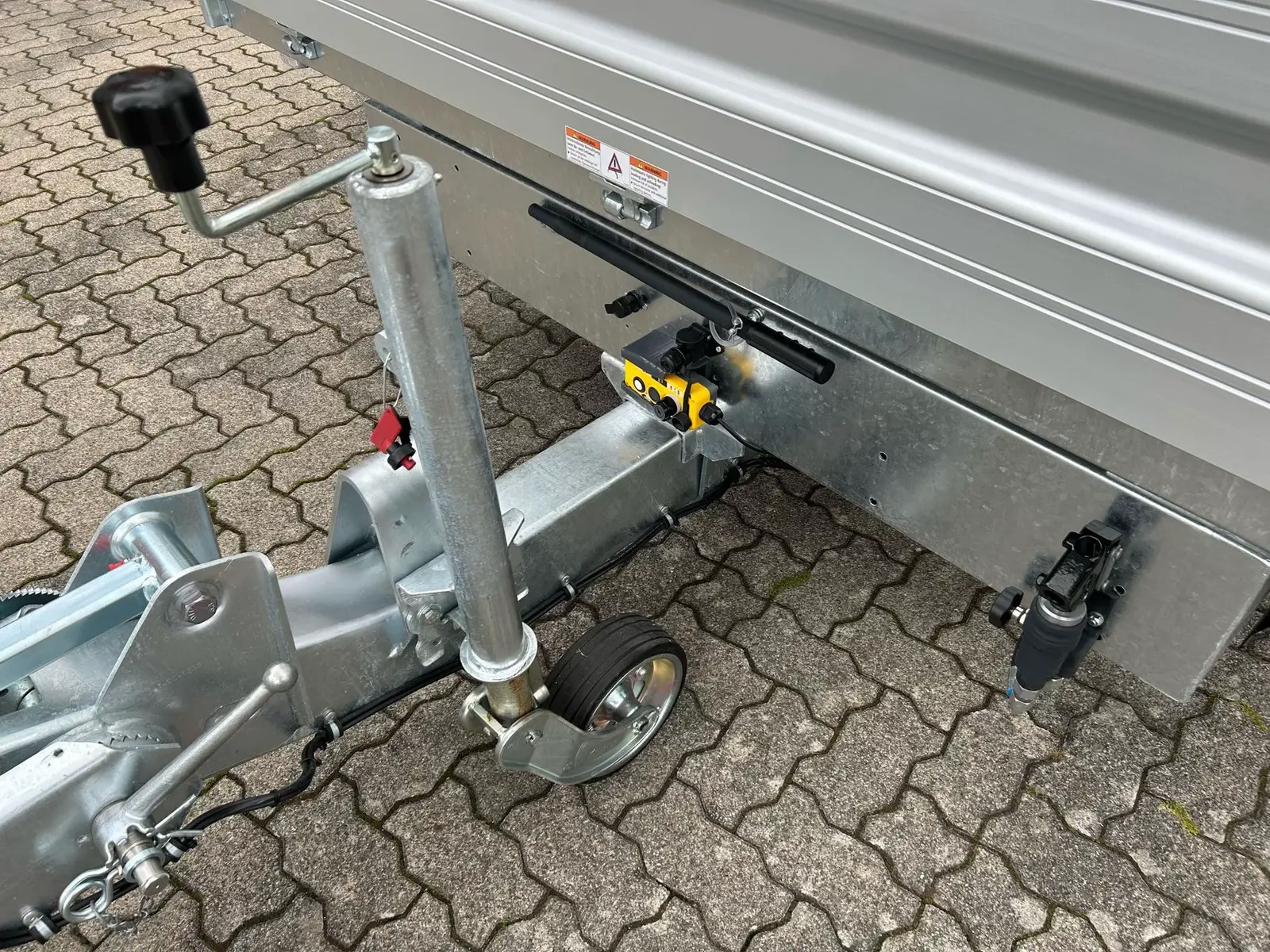 humbaur htk 3500.41 tridem dreiseitenkipper anhänger 3500 kg (410x210 cm) humbaur htk 3500.41 tridem dreiseitenkipper anhänger 3500 kg (410x210 cm)
