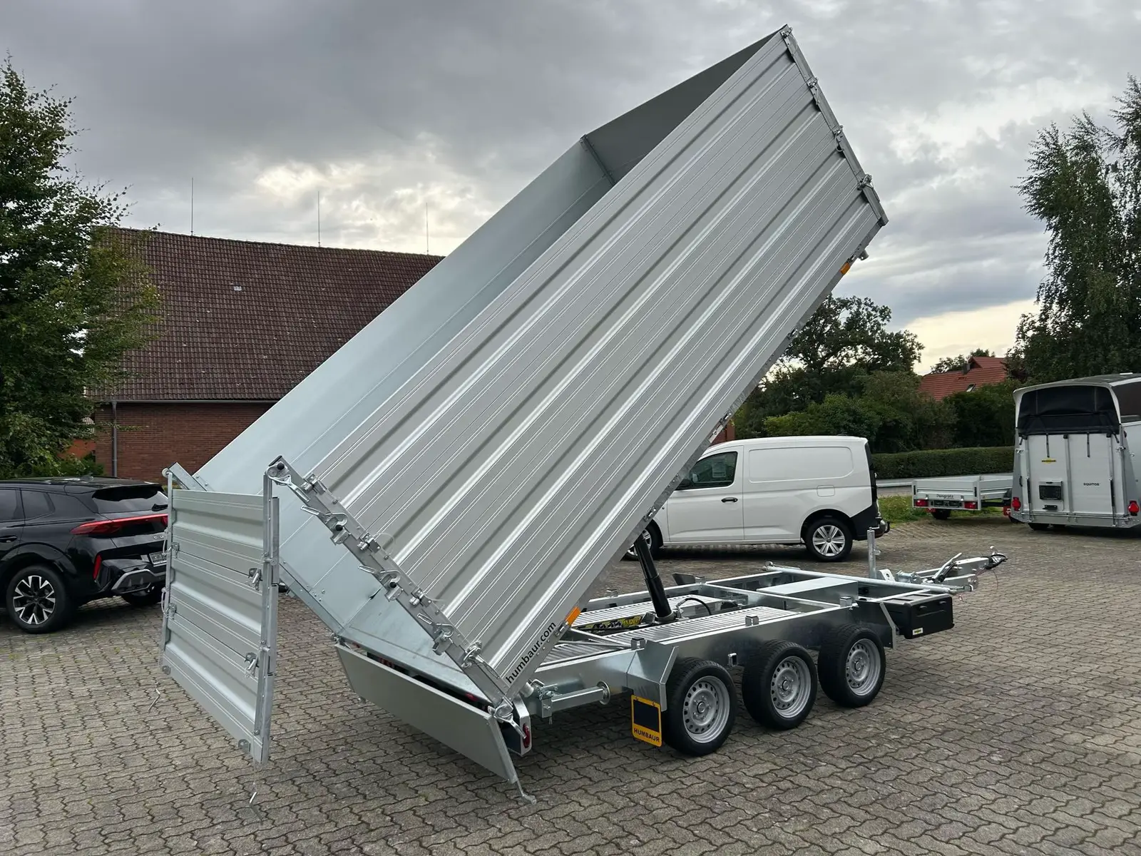 humbaur htk 3500.41 tridem dreiseitenkipper anhänger 3500 kg (410x210 cm) humbaur htk 3500.41 tridem dreiseitenkipper anhänger 3500 kg (410x210 cm)