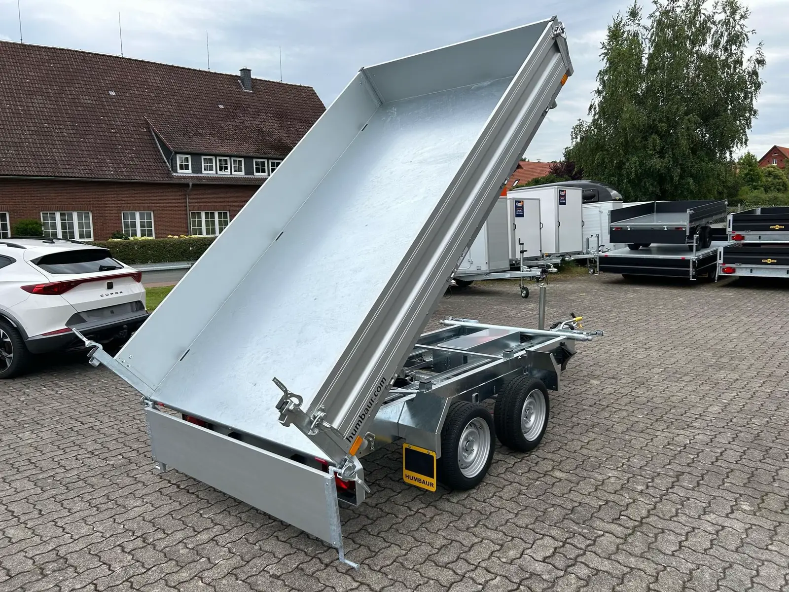 humbaur htk 3000.31 dreiseitenkipper anhänger 3000 kg (314x175 cm) humbaur htk 3000.31 dreiseitenkipper anhänger 3000 kg (314x175 cm)